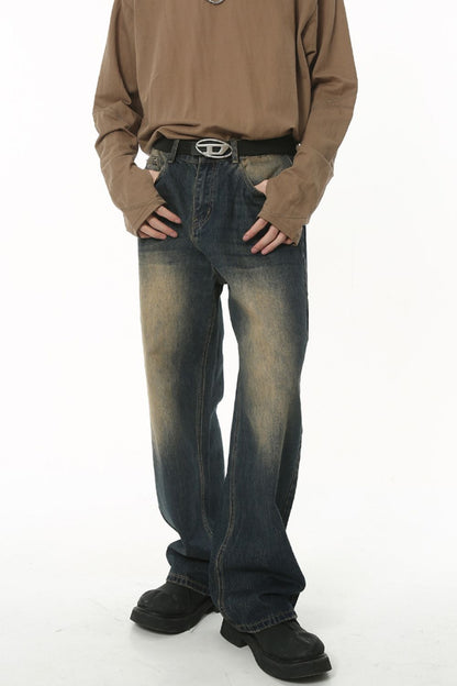 Mid rise jeans with pockets, basic style, cotton blend, no stretch.