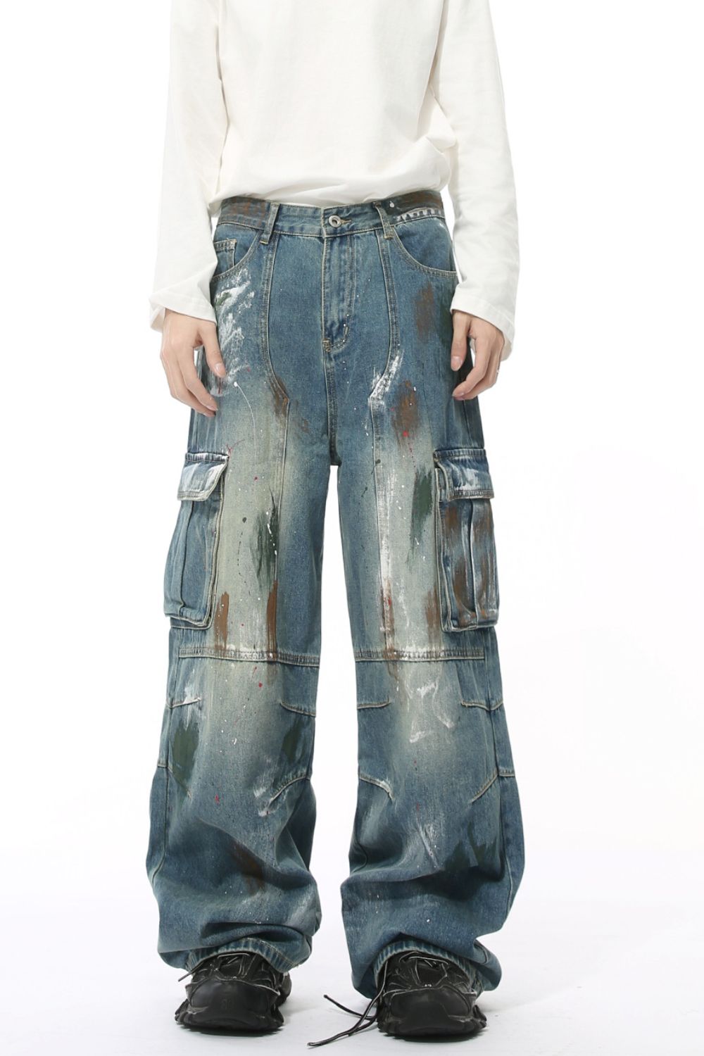 Waste Soil Style Jeans with Cargo Pockets, no stretch, cotton-polyester blend.