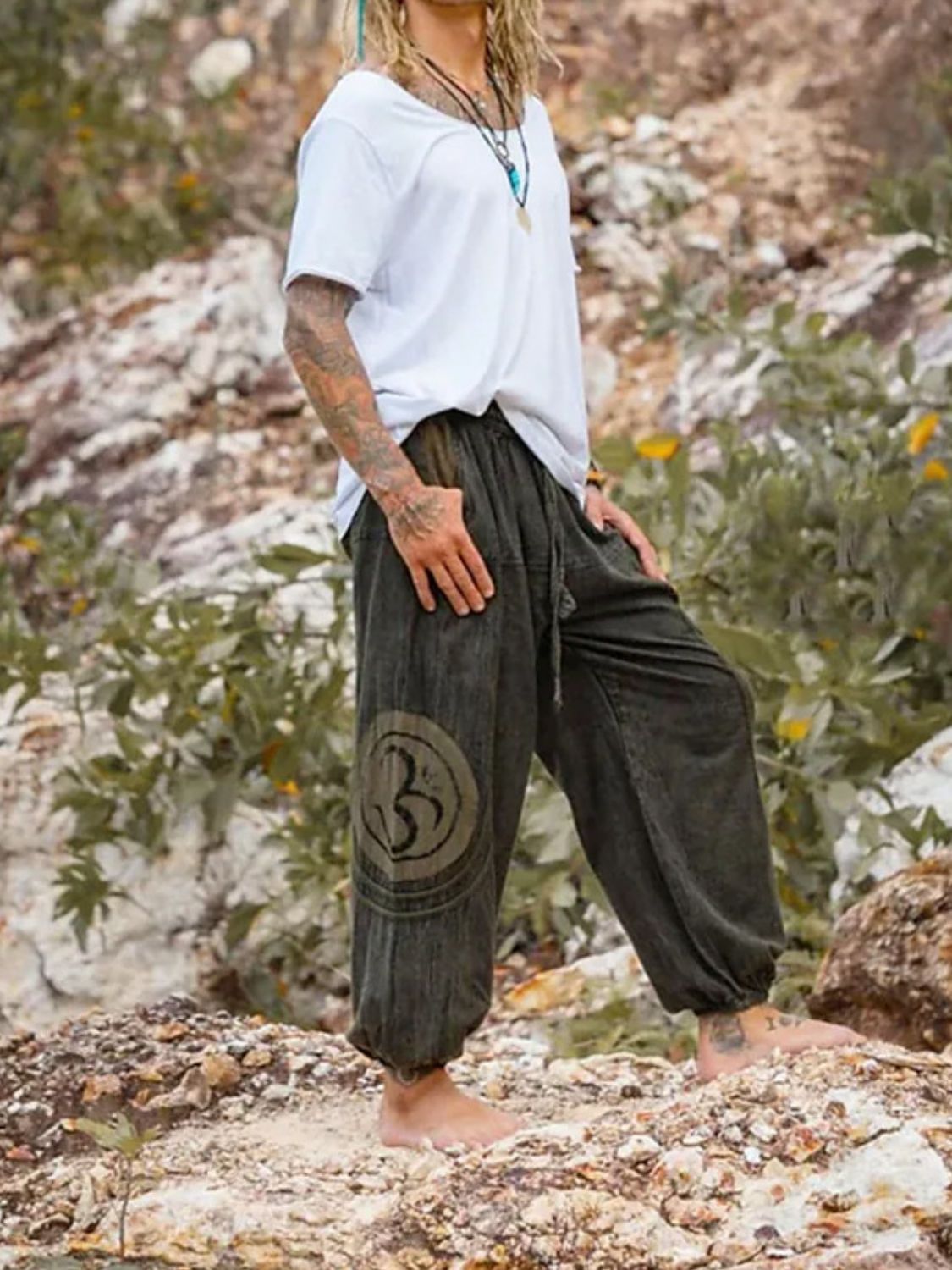 Men's full size drawstring jogger with pockets, plus size.