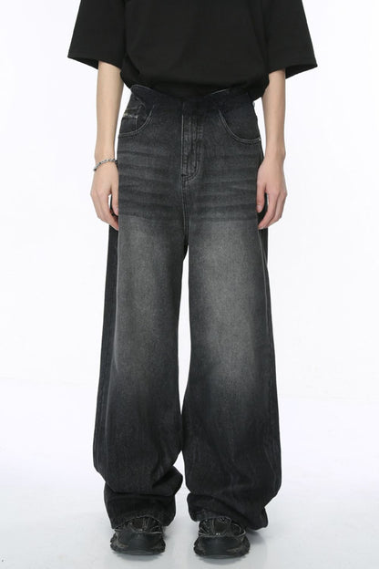 Wide leg jeans with pockets in black, basic style, no stretch.