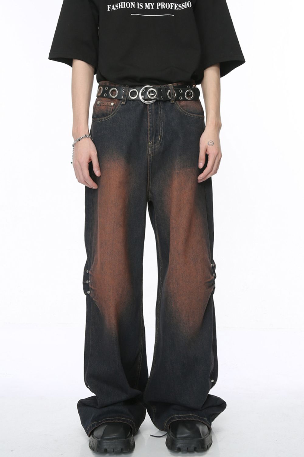 Wide leg jeans with pockets, no stretch, 84.4% cotton.
