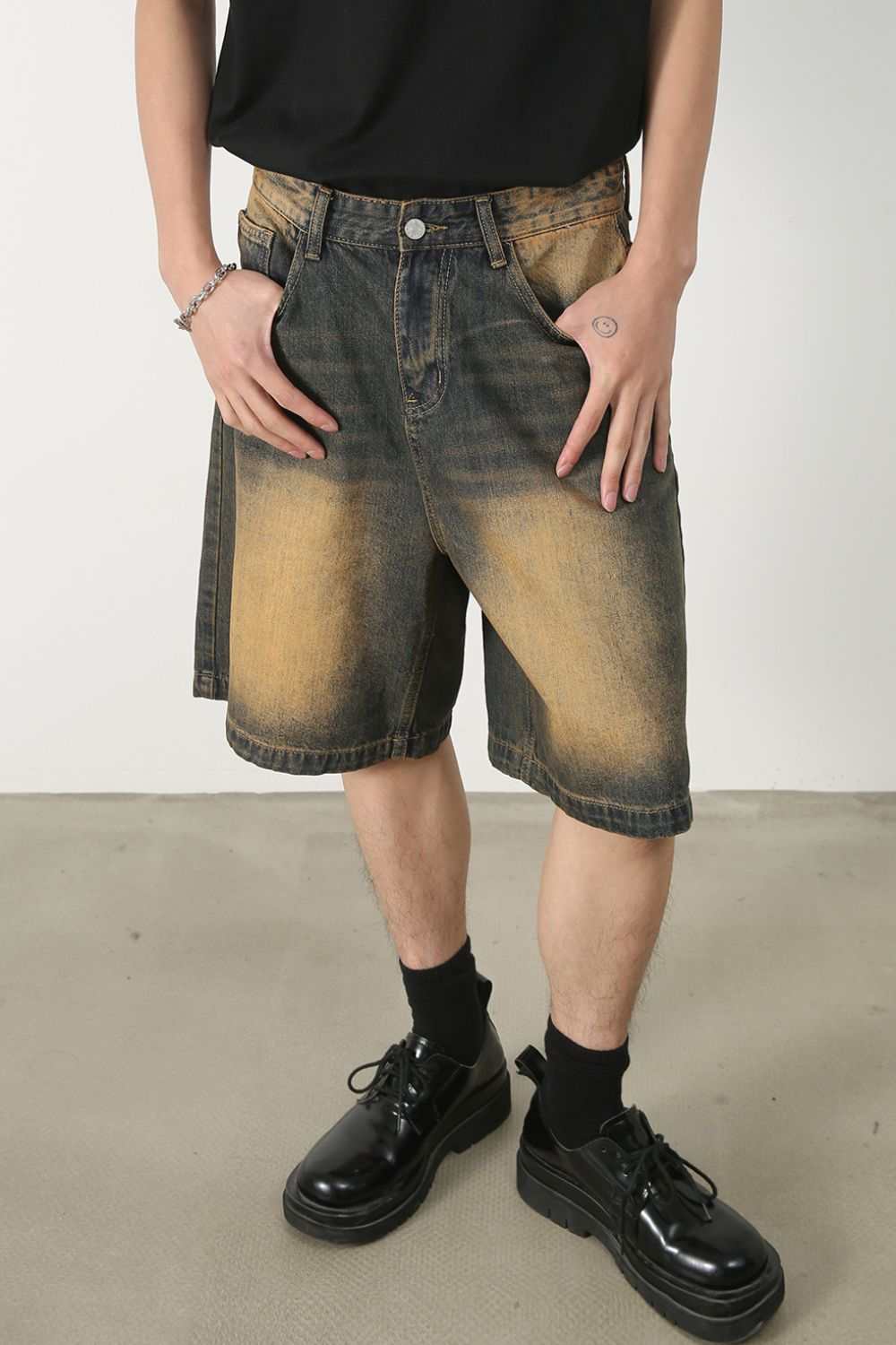 Men's Wasteland style denim shorts with pockets, basic design, and no stretch.