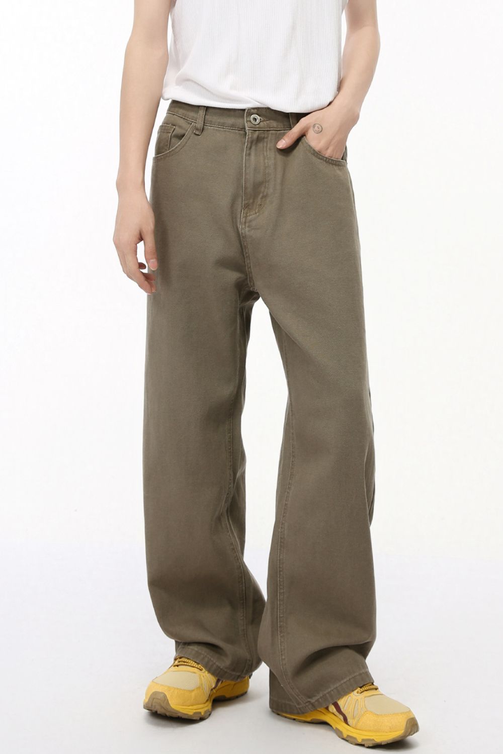 Straight-leg jeans with back elastic waistband, basic style, 100% cotton.